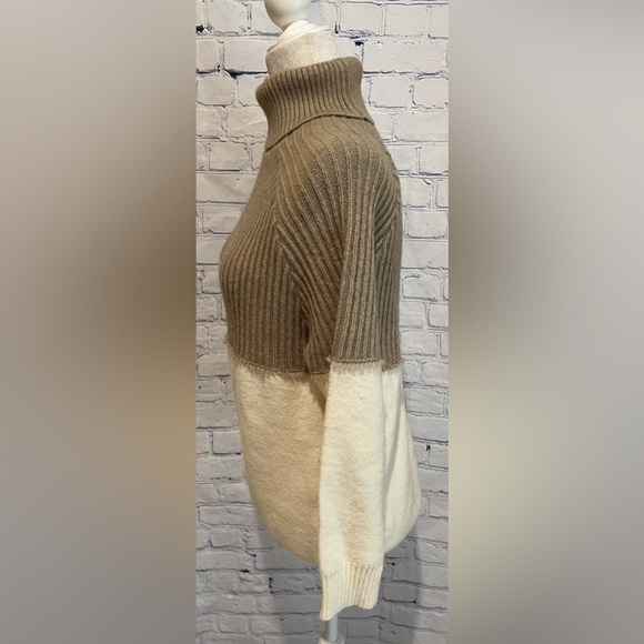 Charlie Paige Color Block Turtle Neck Sweater Size Small - Picture 3 of 7